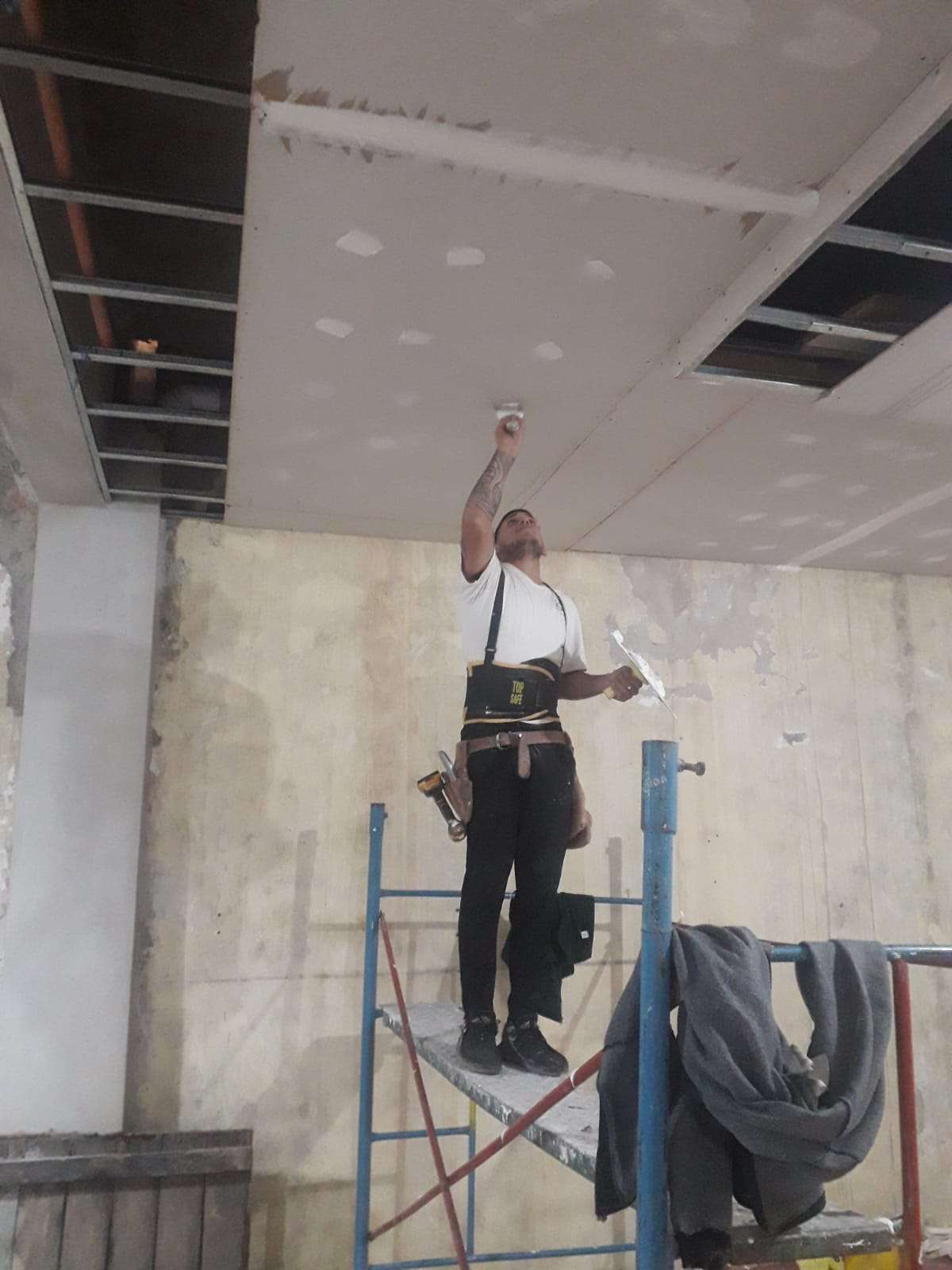Matias - Maia - Construção de Parede Interior