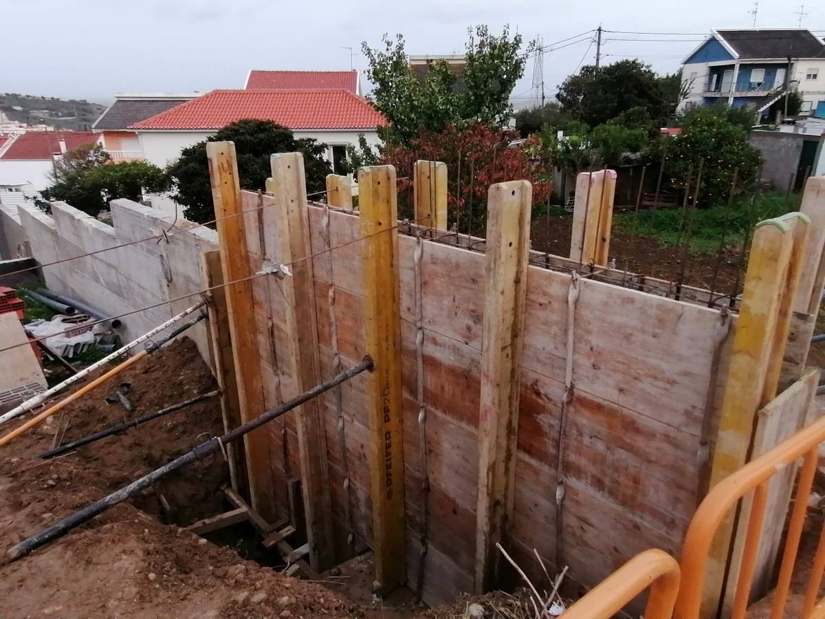 Zanelato Construções e Remodelações unipessoal Lda - Loures - Limpeza da Casa (Recorrente)