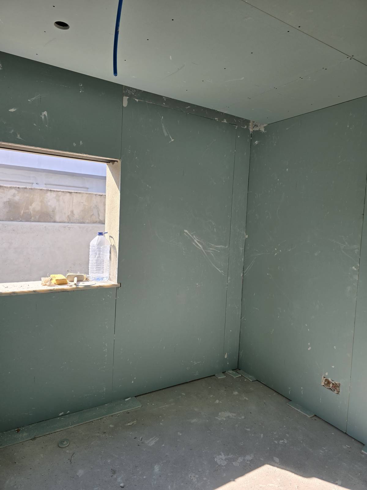 Andrade construções Unipessoal LDA - Palmela - Instalación de pladur y cortinajes