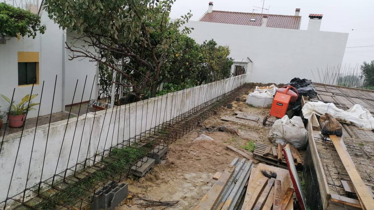 Zanelato Construções e Remodelações unipessoal Lda - Loures - Pintura de Móveis