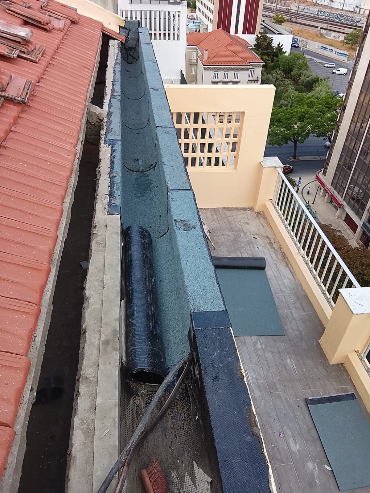 Jorge & Filho - Barreiro - Roof Cleaning