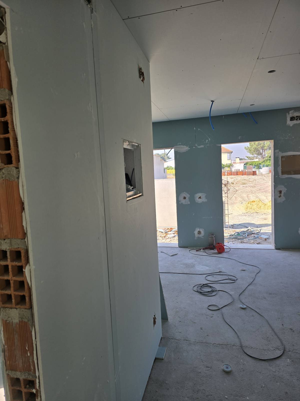 Andrade construções Unipessoal LDA - Palmela - Instalación de vinilos o linóleos