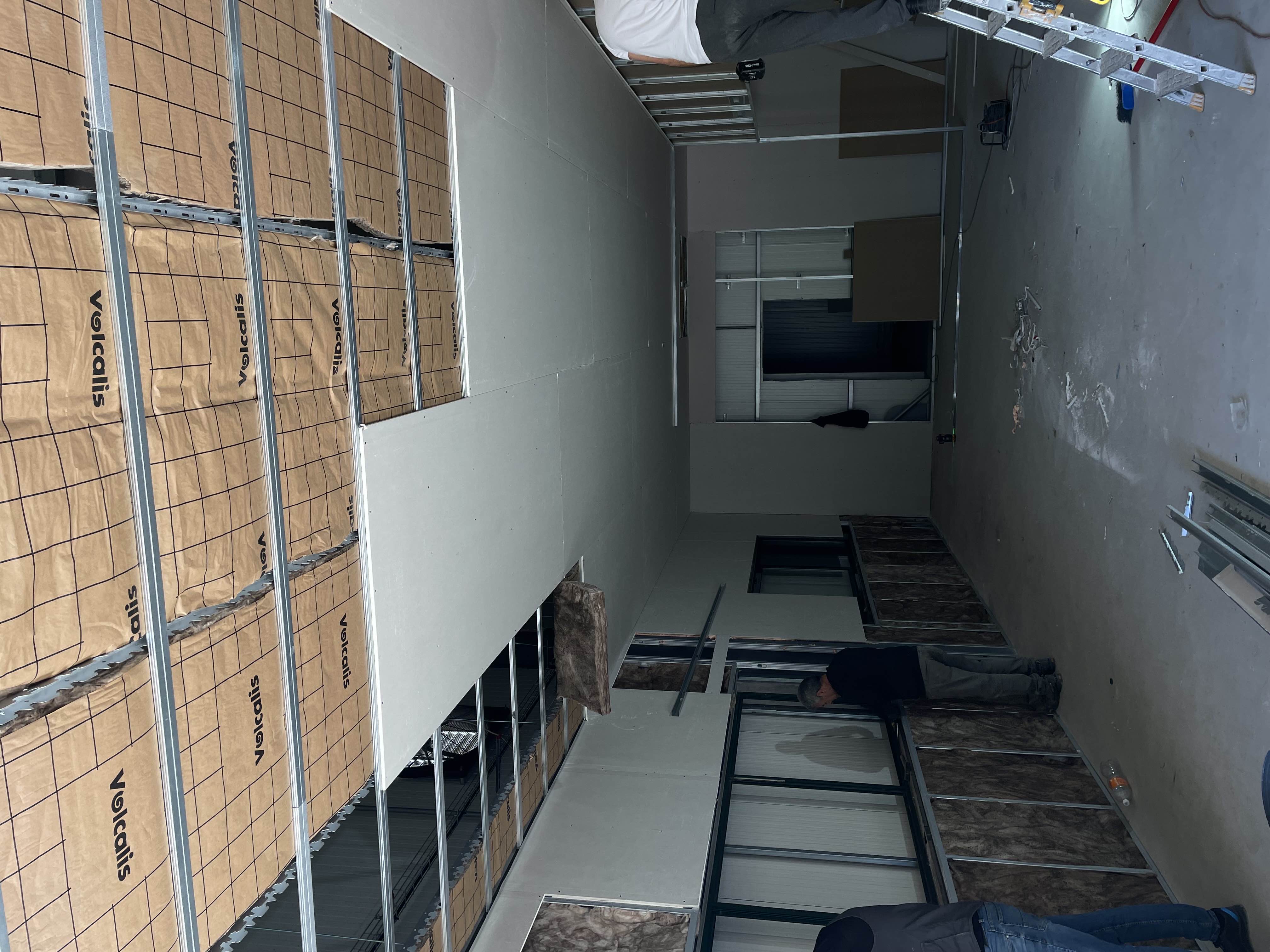 Amina construção civil - Leiria - Trockenbau reparieren und Oberflächenstruktur geben