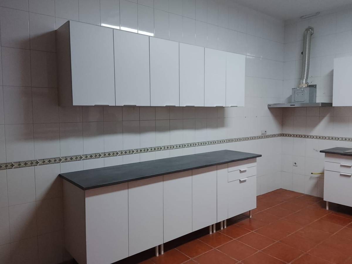 Isaque Pereira da Silva - Braga - Abwassersystem installieren