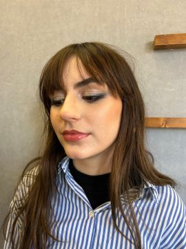 Emma Mua - Viana do Castelo - Hairdressers and Makeup Artists