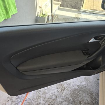 Estofoauto garage - Vila Real de Santo António - Instalação de Lâmpada