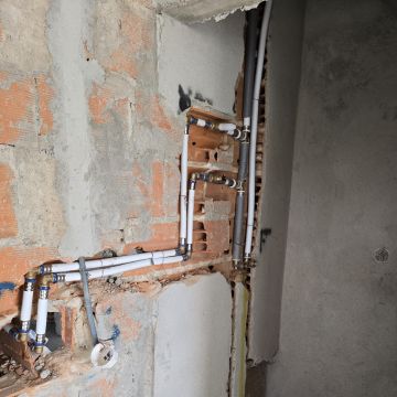 Andrade construções Unipessoal LDA - Palmela - Reparaciones de armarios