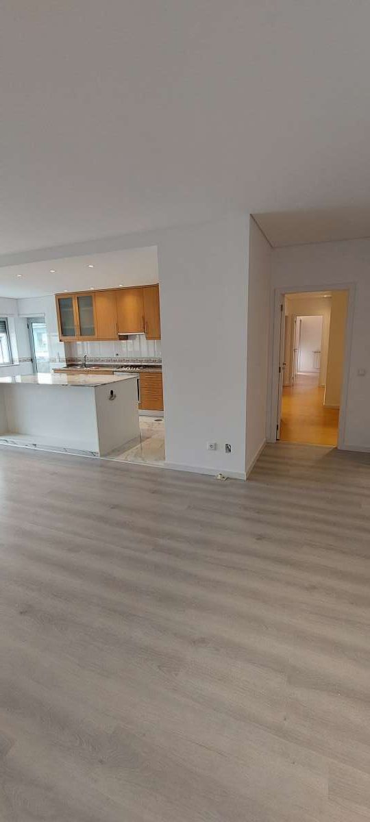 Remate Frequente - Braga - Instalação, Reparação ou Remoção de Revestimento de Parede