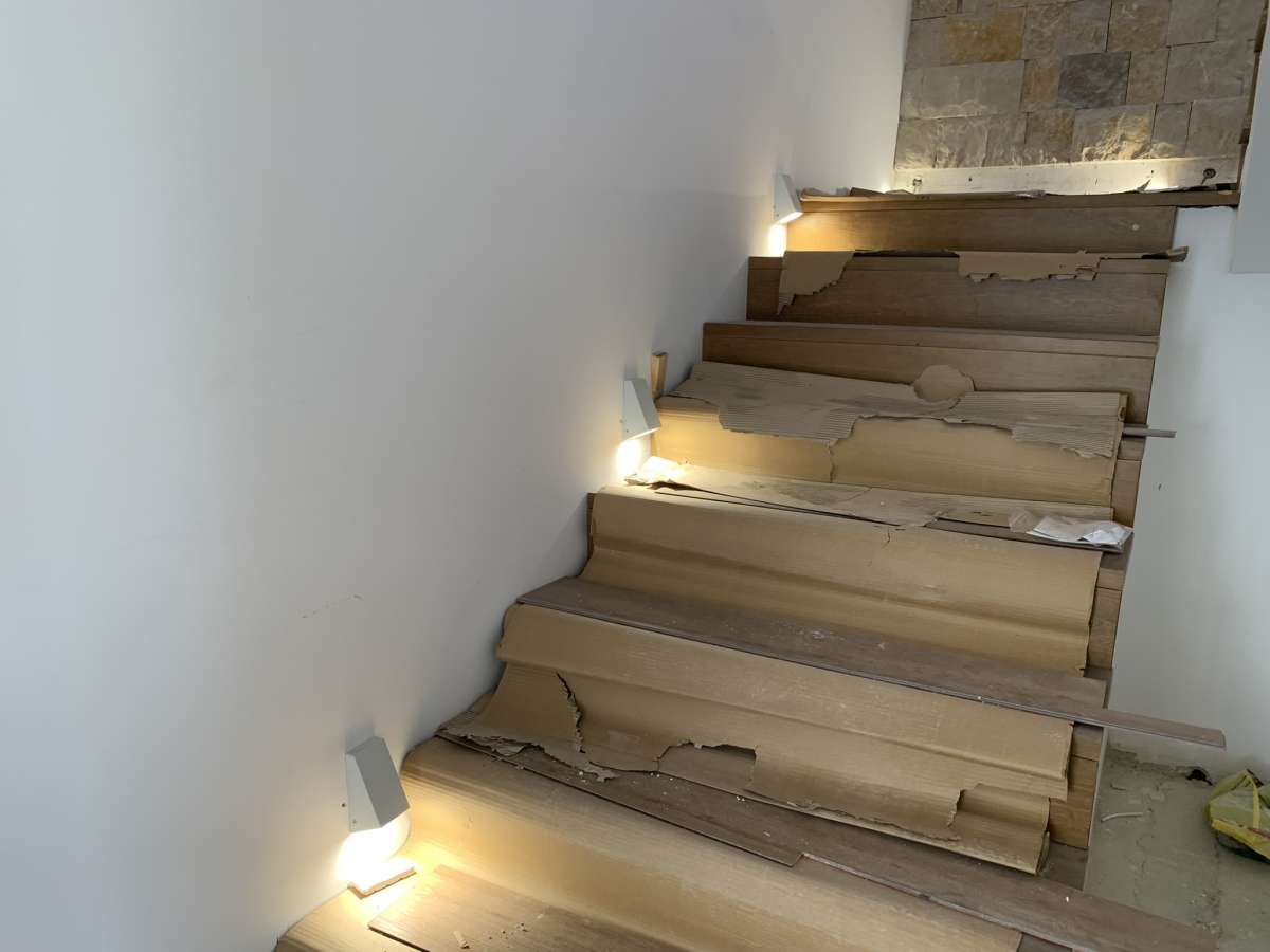 Luis Vales - Seixal - Lamp Installation