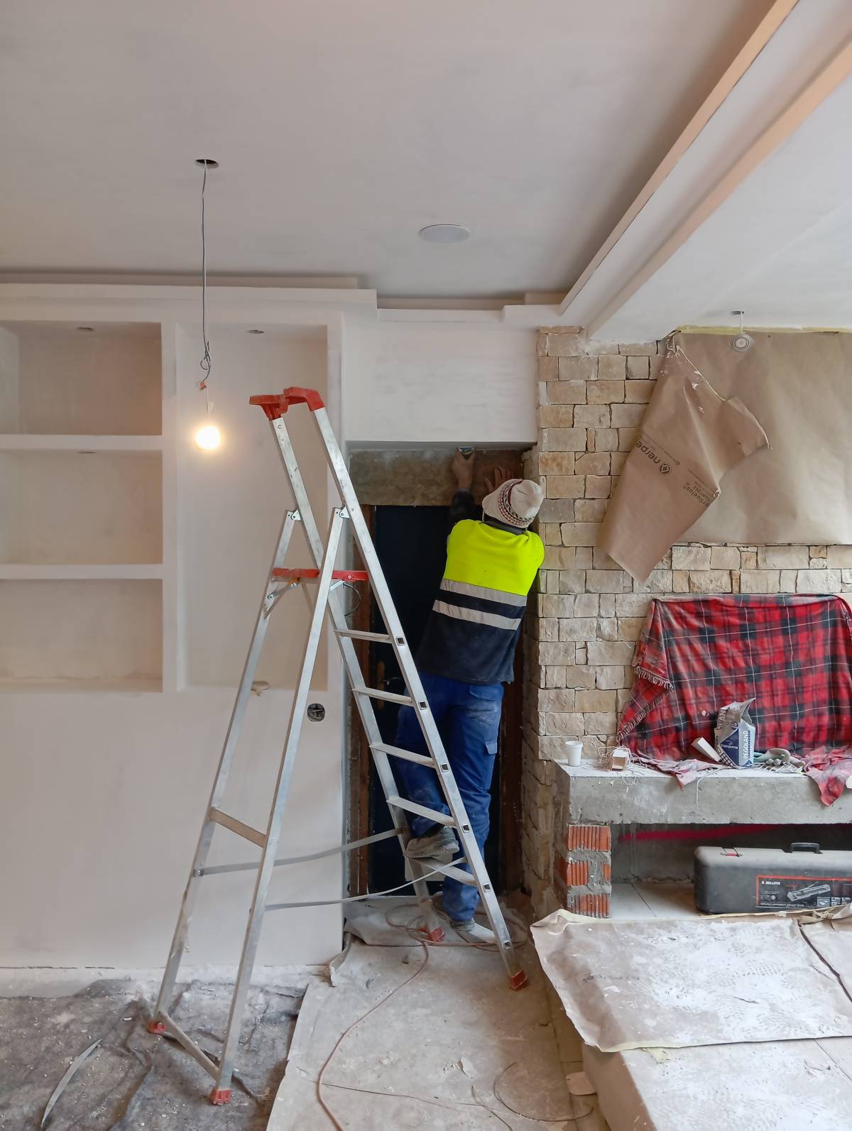 Newobra - Gondomar - Wände verkleiden, reparieren oder entfernen