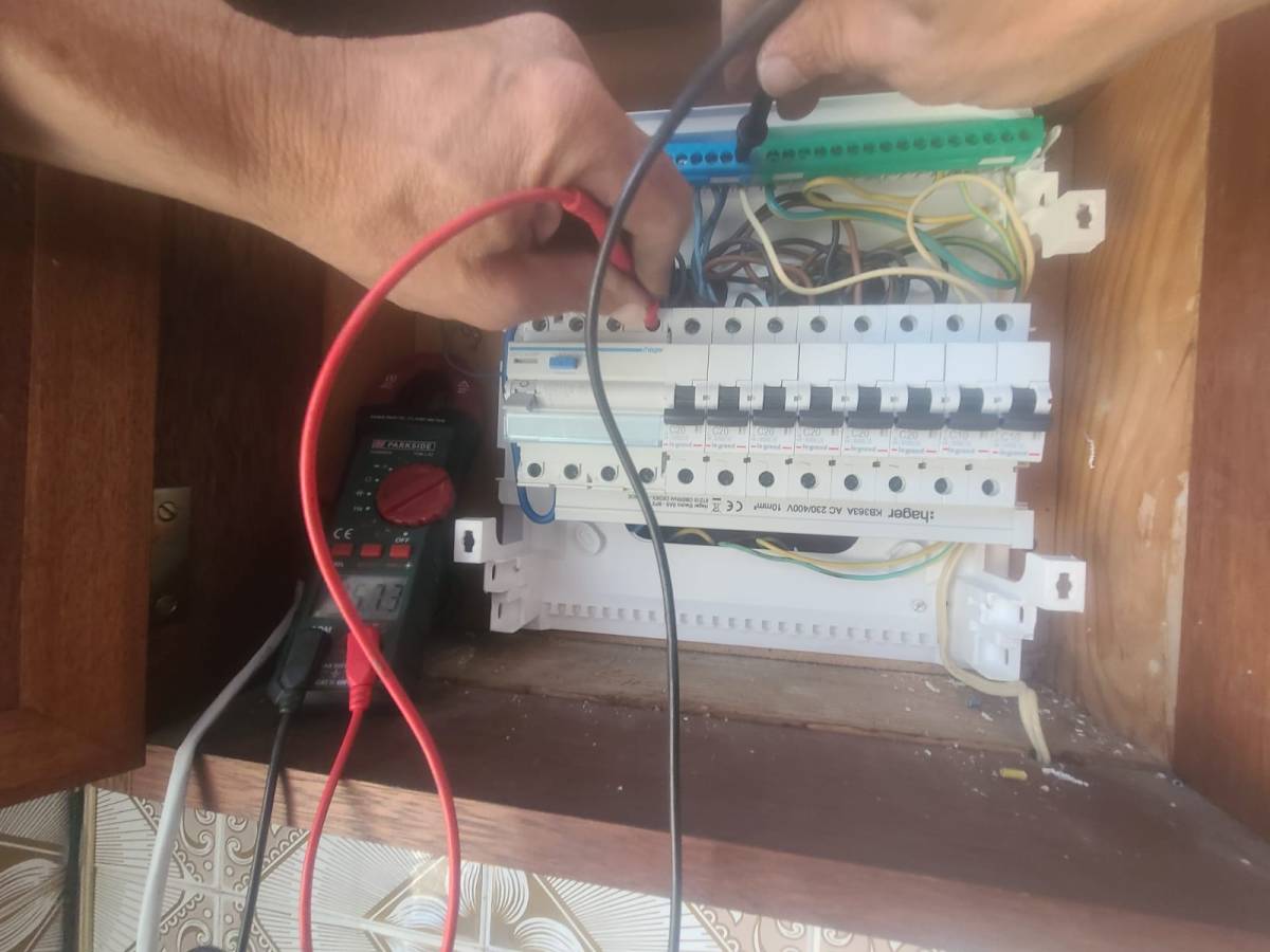 Remodelações e eletricidade - São João da Madeira - Instalação de Ventoinha