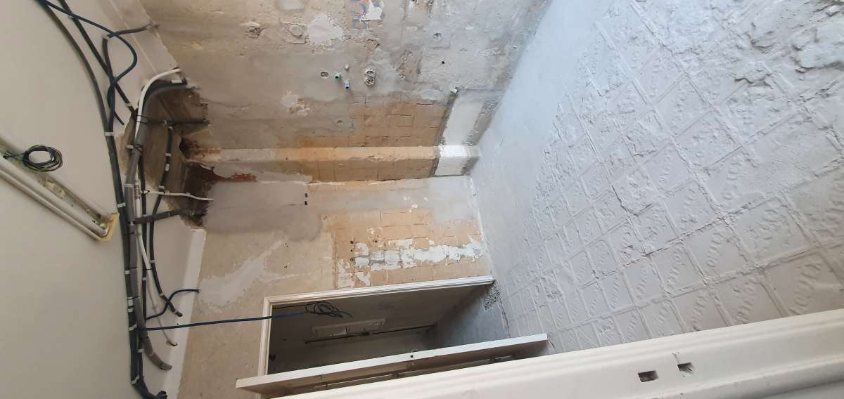 ADRO RENOVATIONS - Cascais - Tile Installation