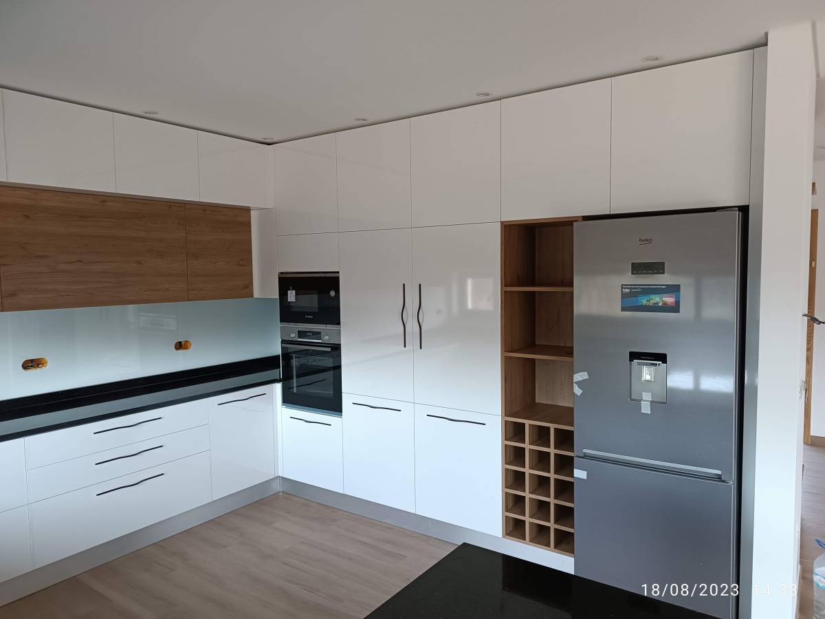 FB carpintaria - Sever do Vouga - Reparação de Porta de Madeira