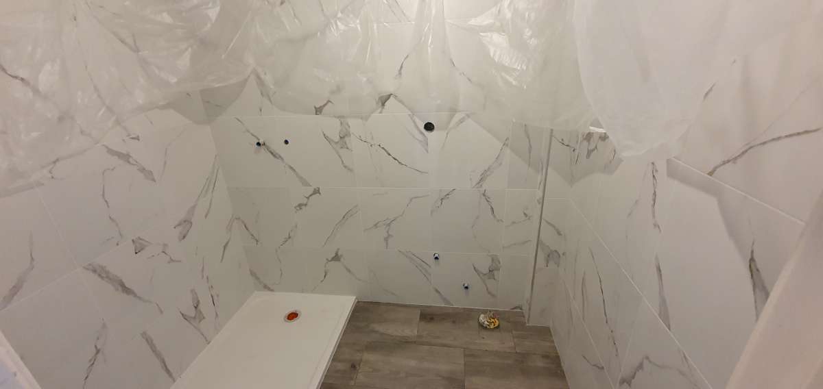 ADRO RENOVATIONS - Cascais - Floating Flooring Installation