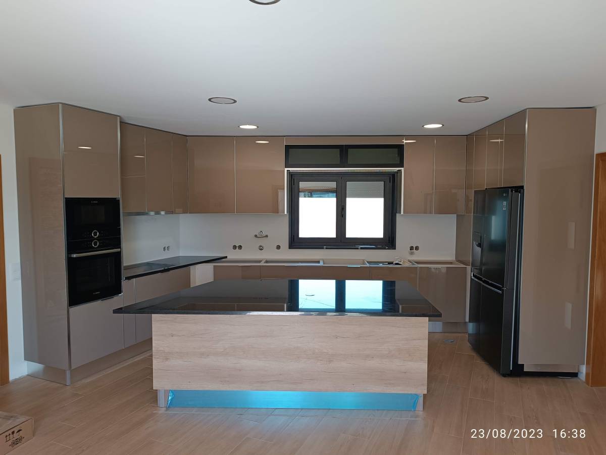 FB carpintaria - Sever do Vouga - Reparação ou Manutenção de Bancada