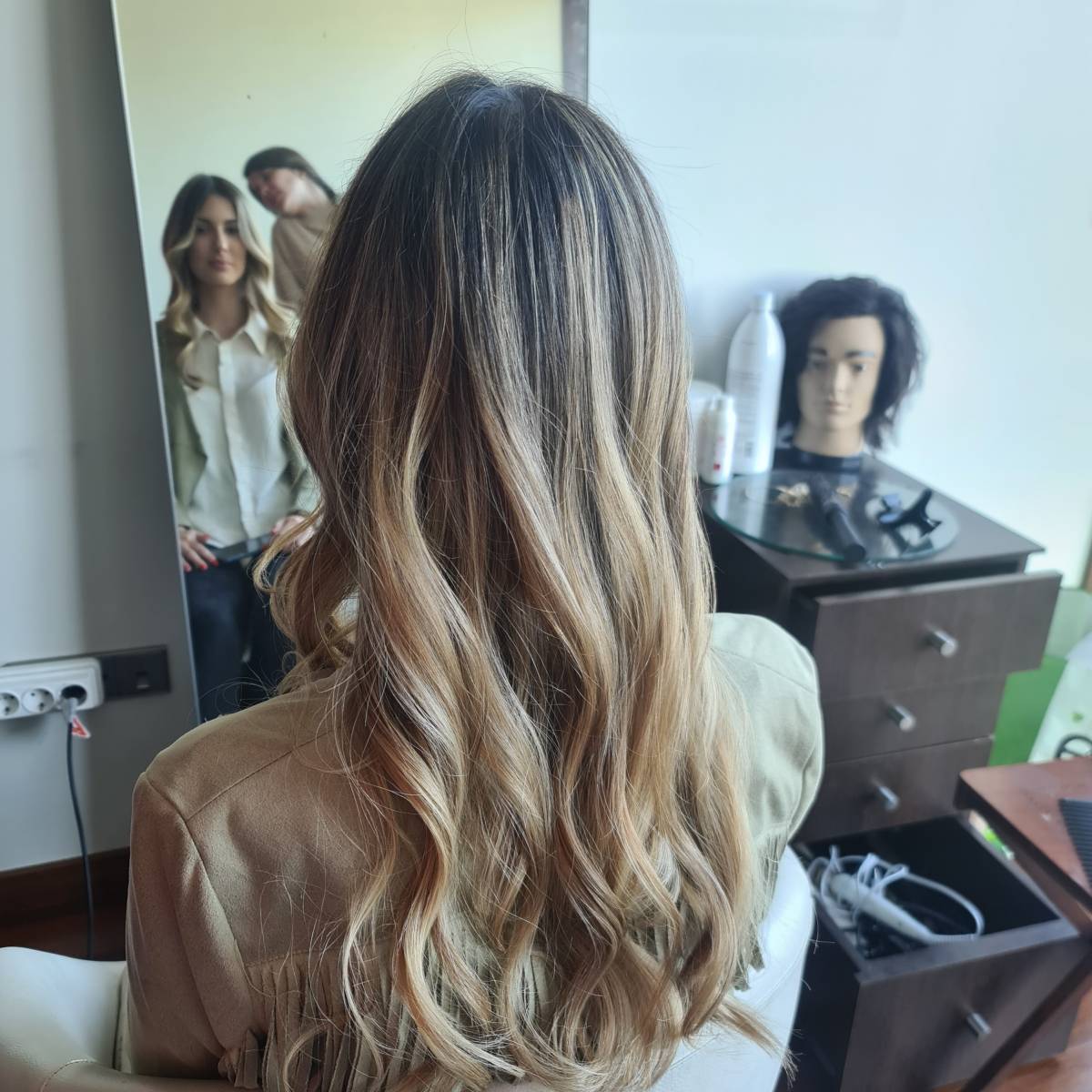 Ariadna - Matosinhos - Hairdressers and Makeup Artists