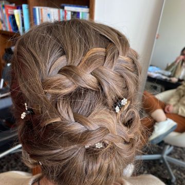 Ariadna - Matosinhos - Hairdressers and Makeup Artists