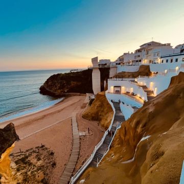 Andre Castro - Albufeira - Real Estate Appraisal