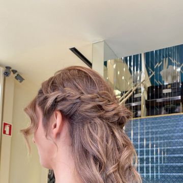 Ariadna - Matosinhos - Hairdressers and Makeup Artists