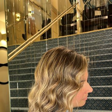 Ariadna - Matosinhos - Hairdressers and Makeup Artists