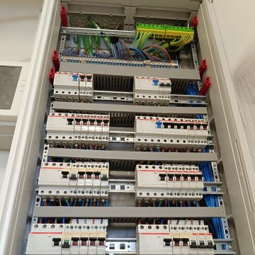 Voltluz Instalações Elétricas - Leiria - Instalación y reparación de porteros automáticos
