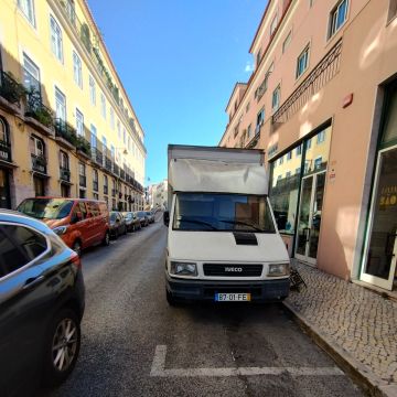 JL Cavalinho Transportes e Mudanças - Lisboa - Montagem de Equipamento Desportivo