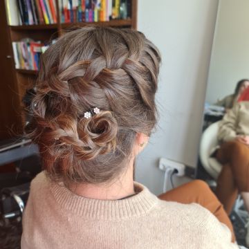 Ariadna - Matosinhos - Hairdressers and Makeup Artists