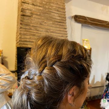 Ariadna - Matosinhos - Hairdressers and Makeup Artists