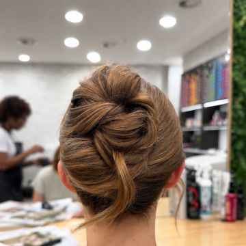 Ariadna - Matosinhos - Wedding Hair Styling