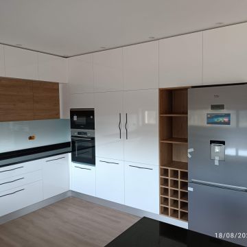 FB carpintaria - Sever do Vouga - Reparação de Porta de Madeira