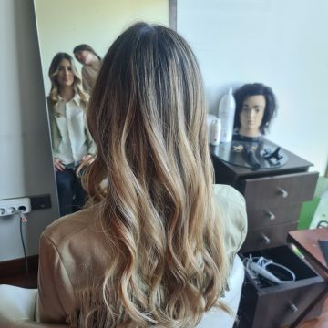 Ariadna - Matosinhos - Hairdressers and Makeup Artists