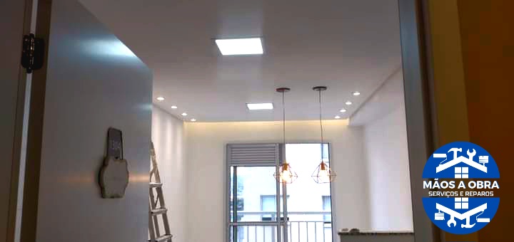 Mãos à Obra - Guarda - Trockenbau reparieren und Oberflächenstruktur geben