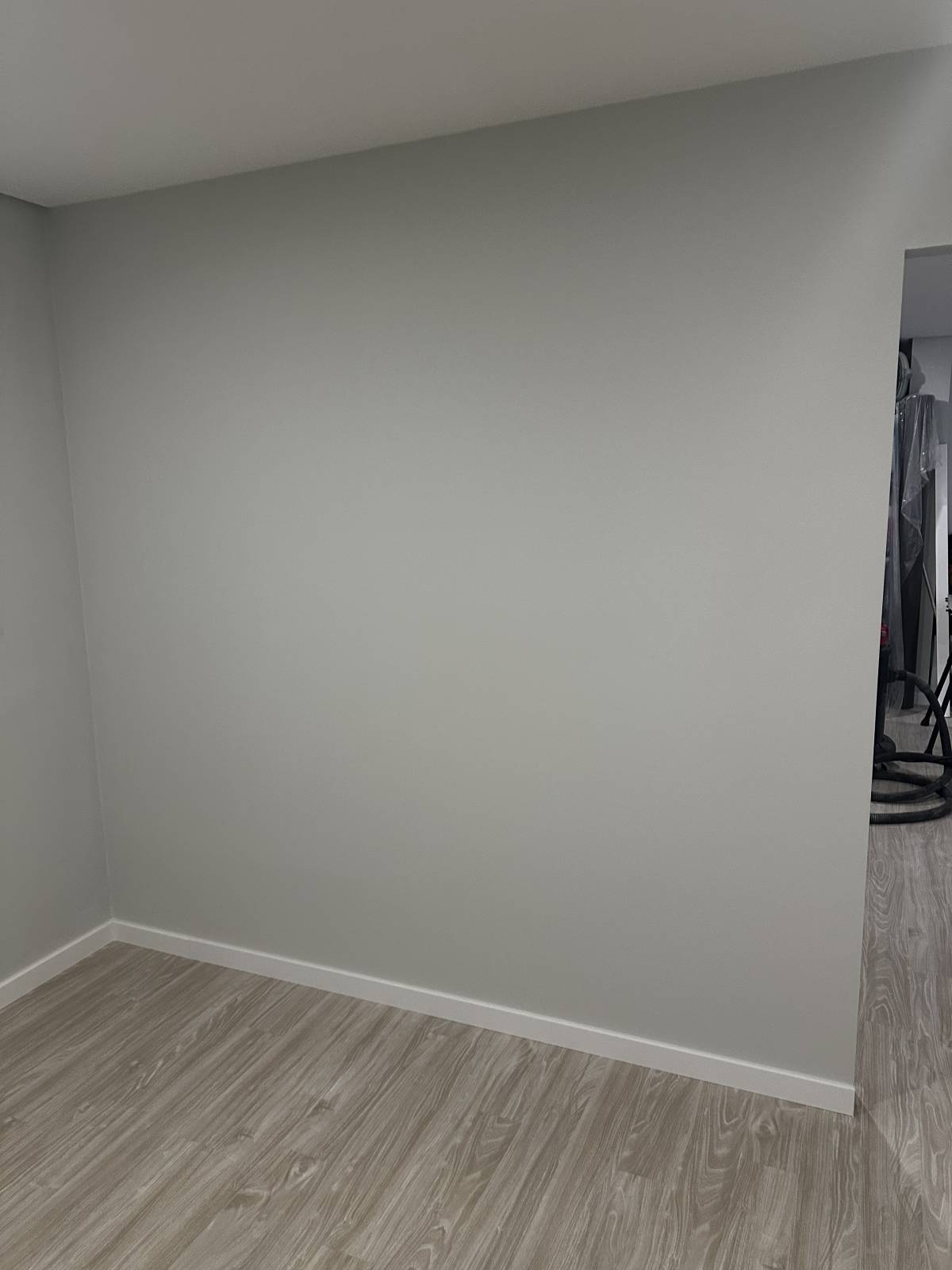 Oleg - Odivelas - Remodel a Room