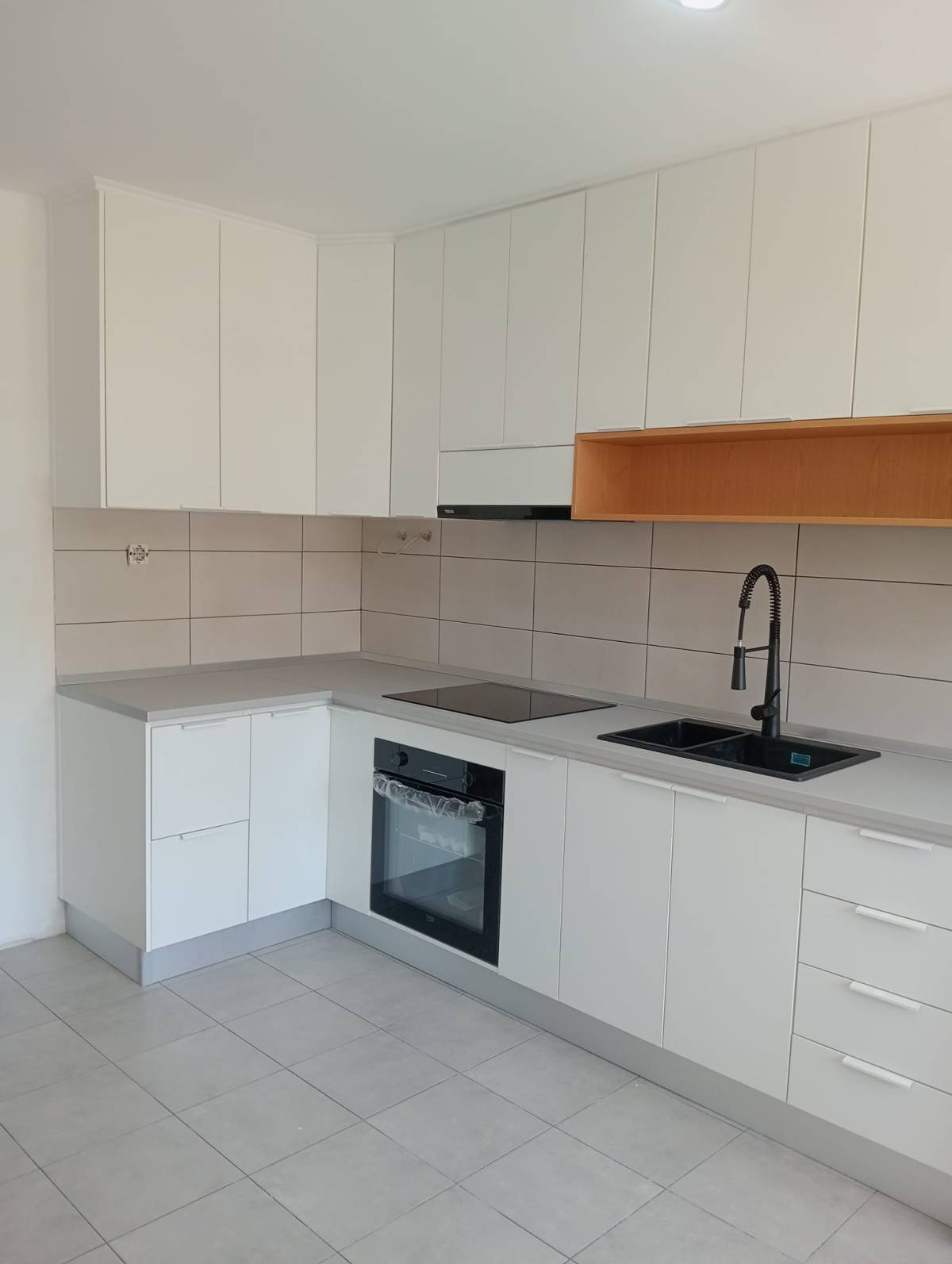 Ampla sofisticação Interiores - Amadora - Kitchen Remodel