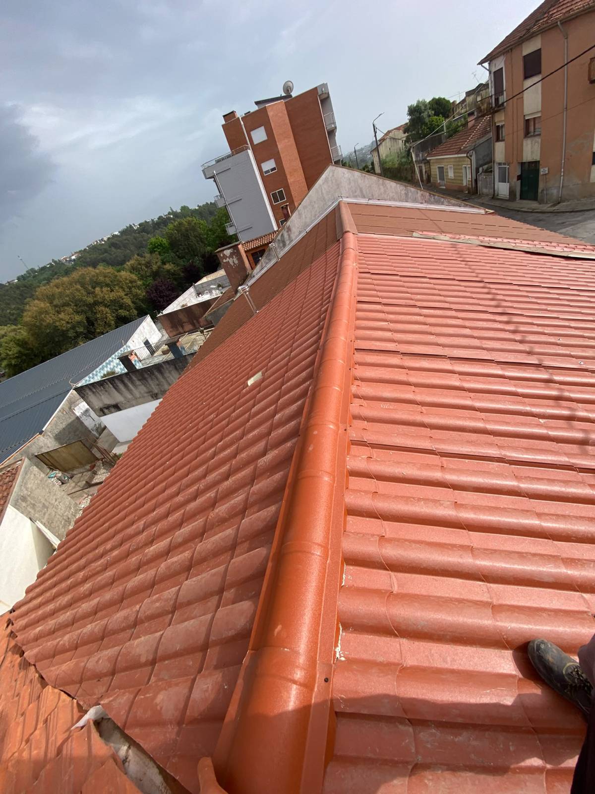 Arcanjo telhado e calhas - Vila Nova de Famalicão - Reparatur des Garagentors