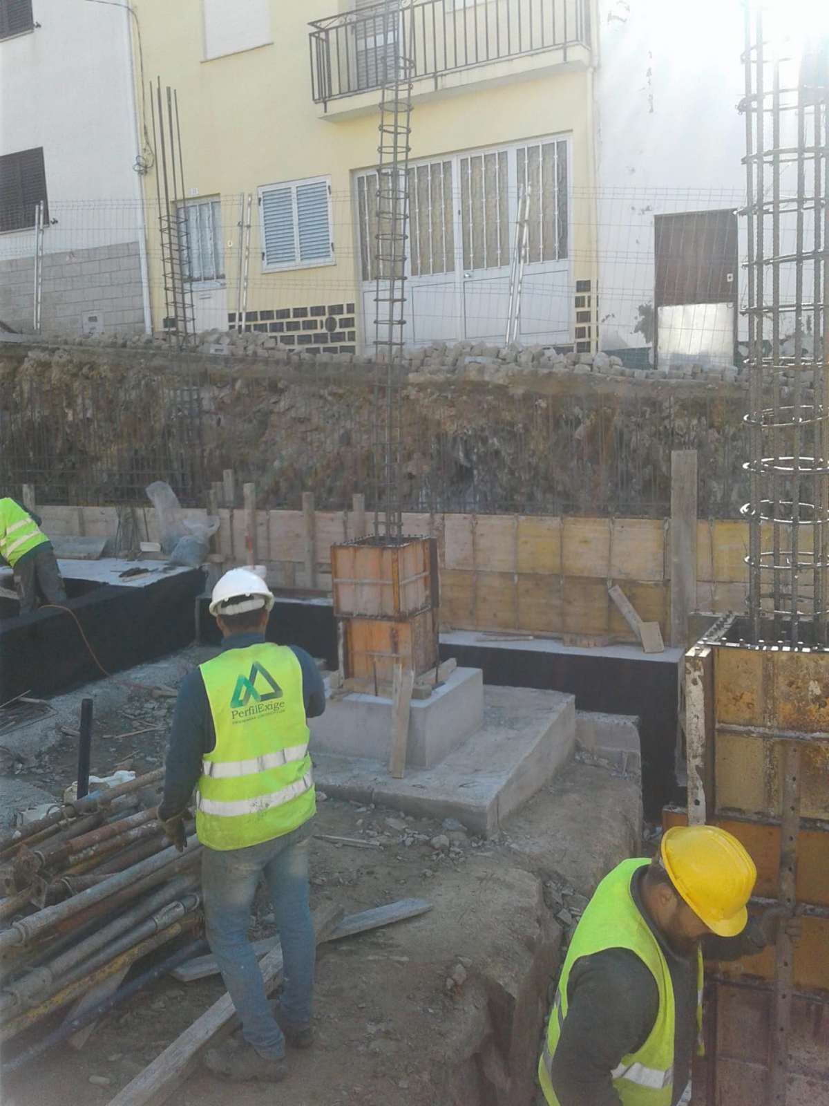 Construtora Davi - Warner Felix - Sintra - Siding Installation, Repair, or Removal