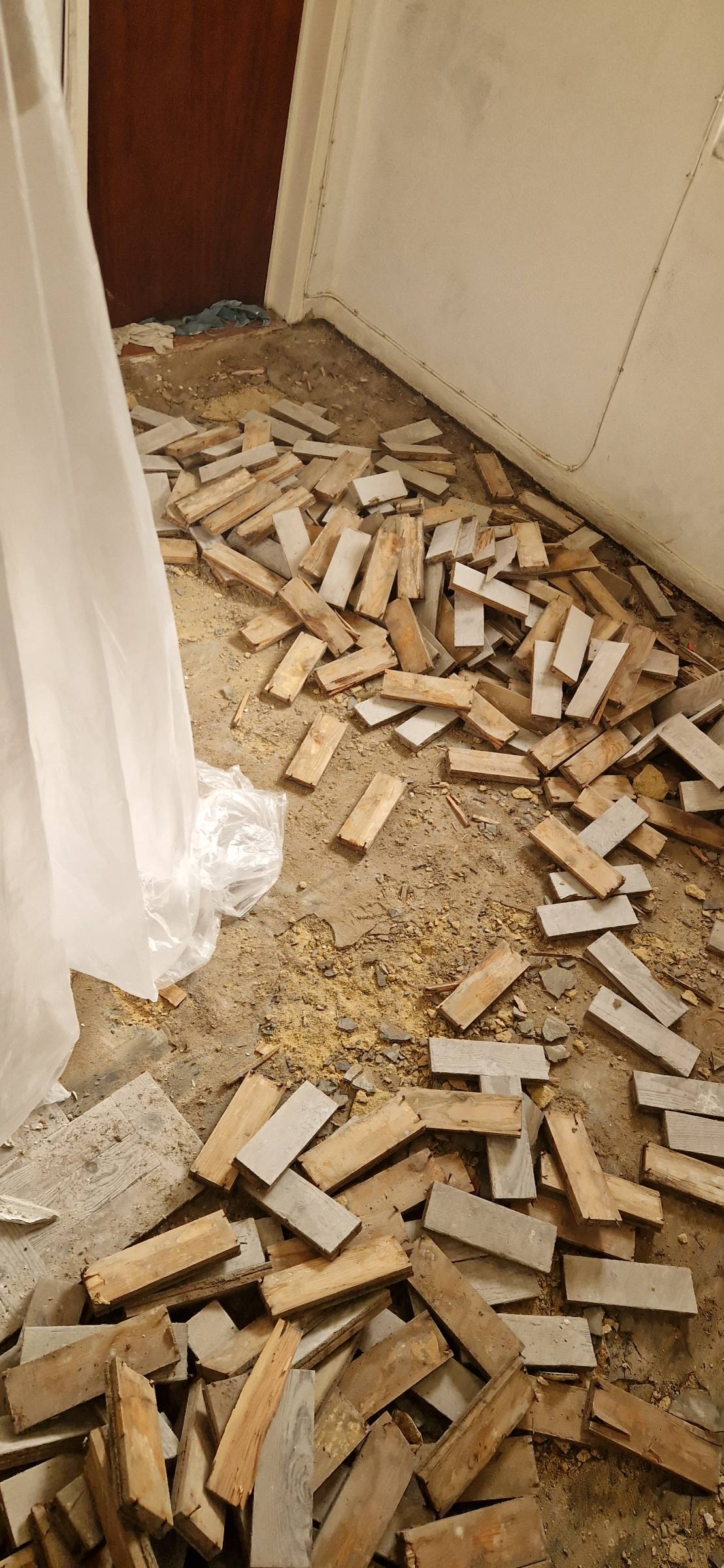 Rodrigo Costa remodelação e instalação. - Almada - Instalação de Paredes de Pladur