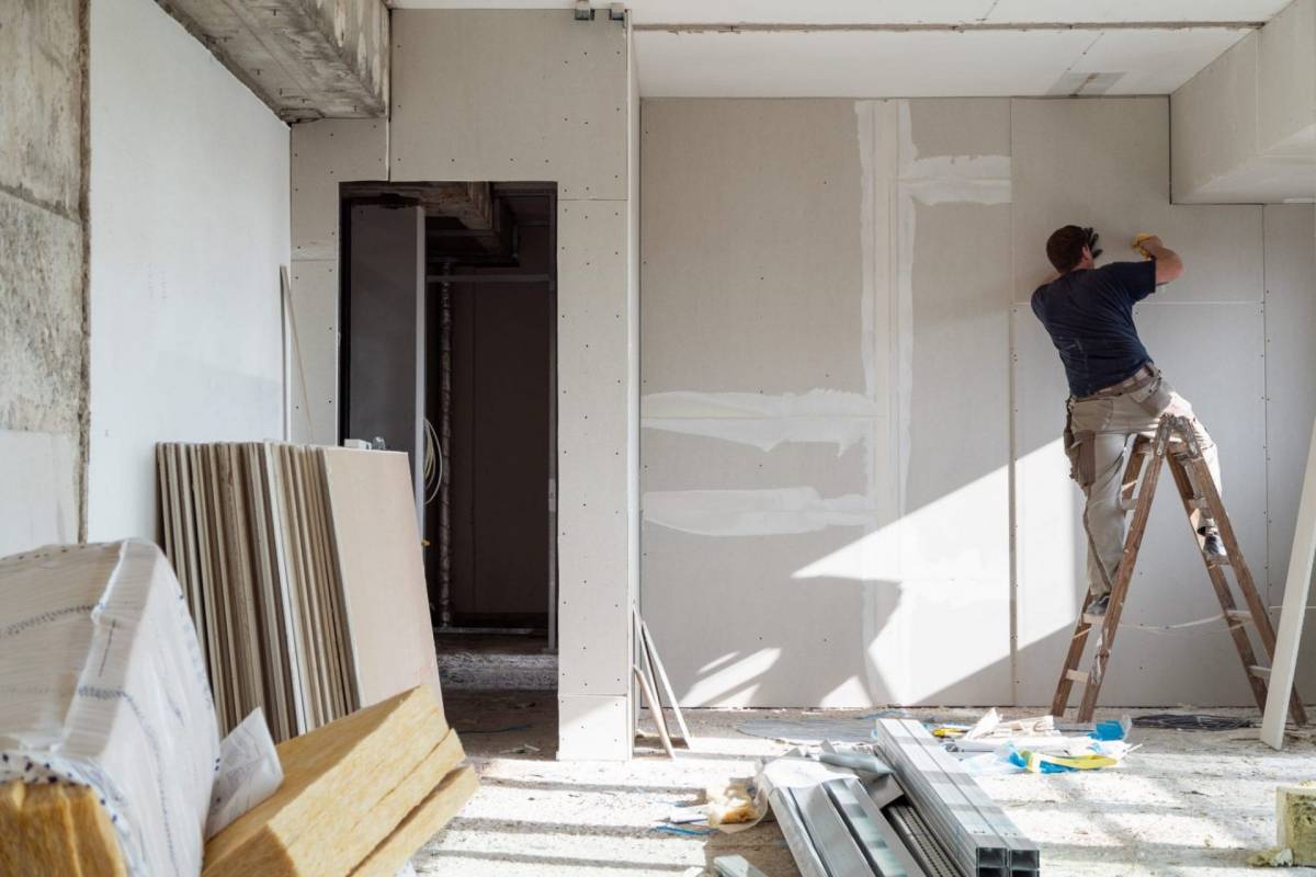 CONSTRUÇÃO ENGENHARIA - Lisboa - Trockenbau reparieren und Oberflächenstruktur geben