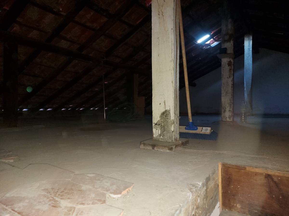 Construções y Remodelações L e F Silva - Felgueiras - Clarabóias