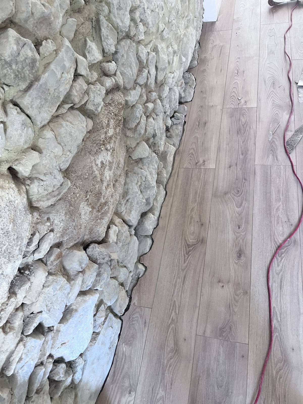 JF Pavimentos - Seixal - Vinyl or Linoleum Repair or Partial Replacement