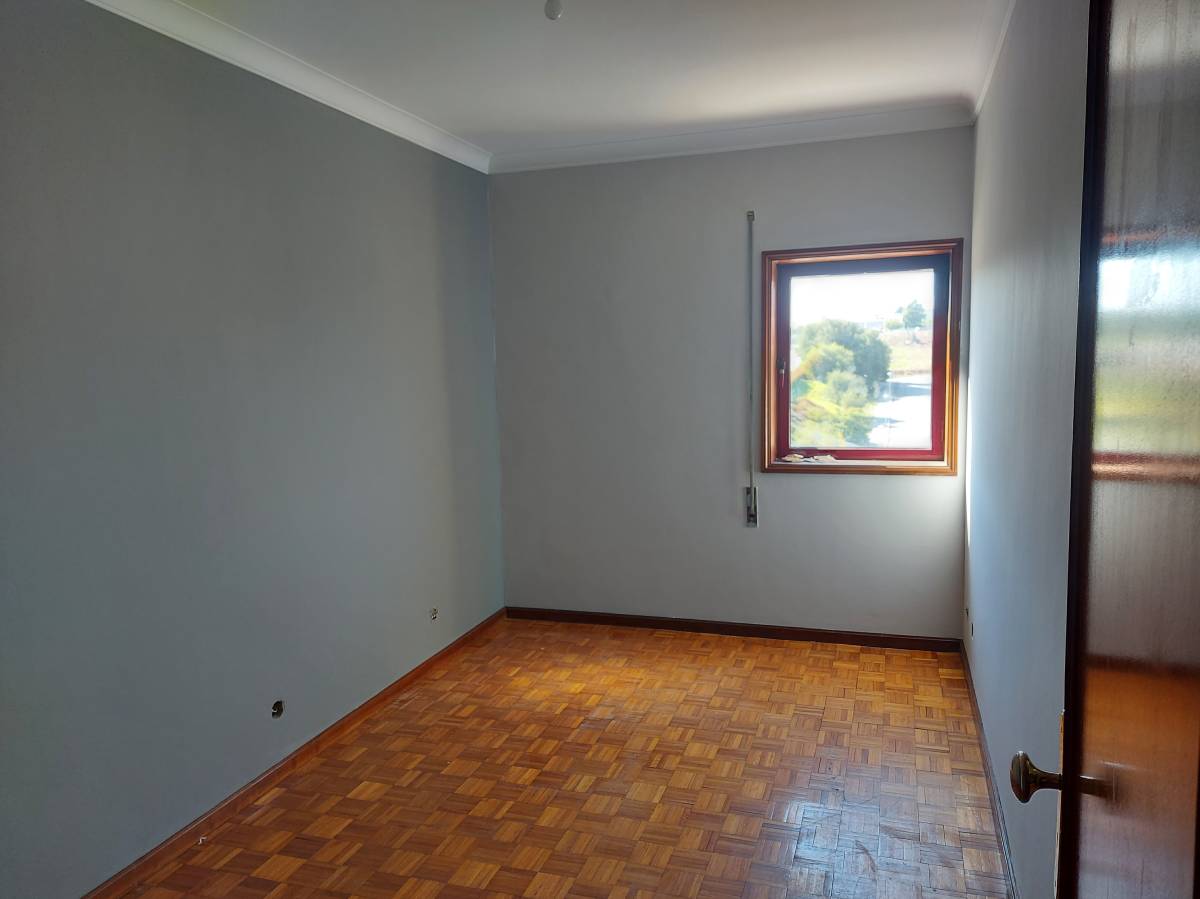 Construções y Remodelações L e F Silva - Felgueiras - Construção de Parede Interior