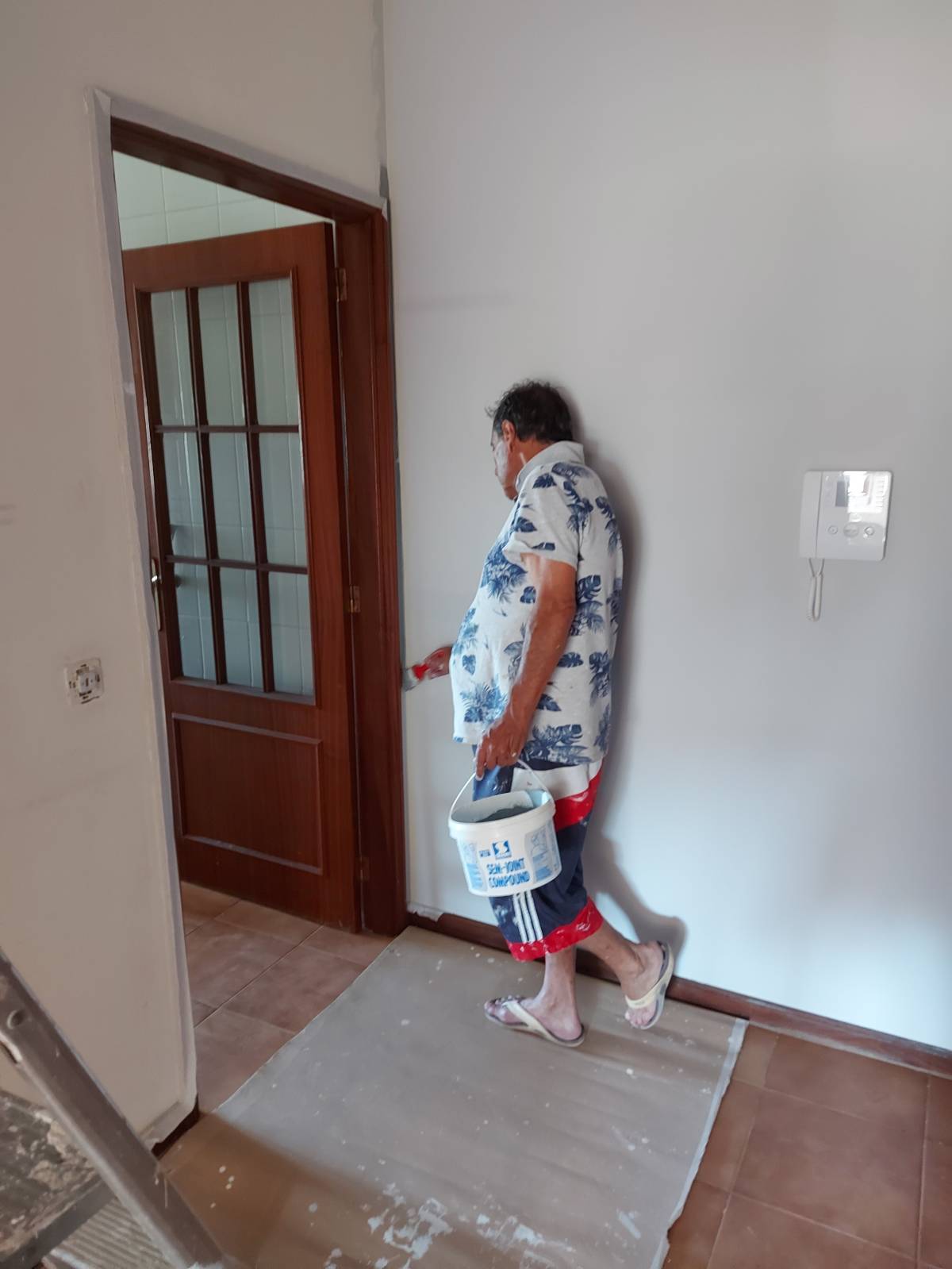 Construções y Remodelações L e F Silva - Felgueiras - Serviço de Biscates