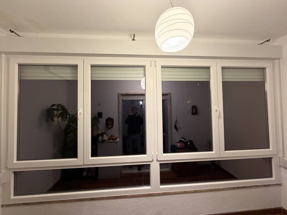 Vistaluxpt - Torres Vedras - Fensterladen montieren