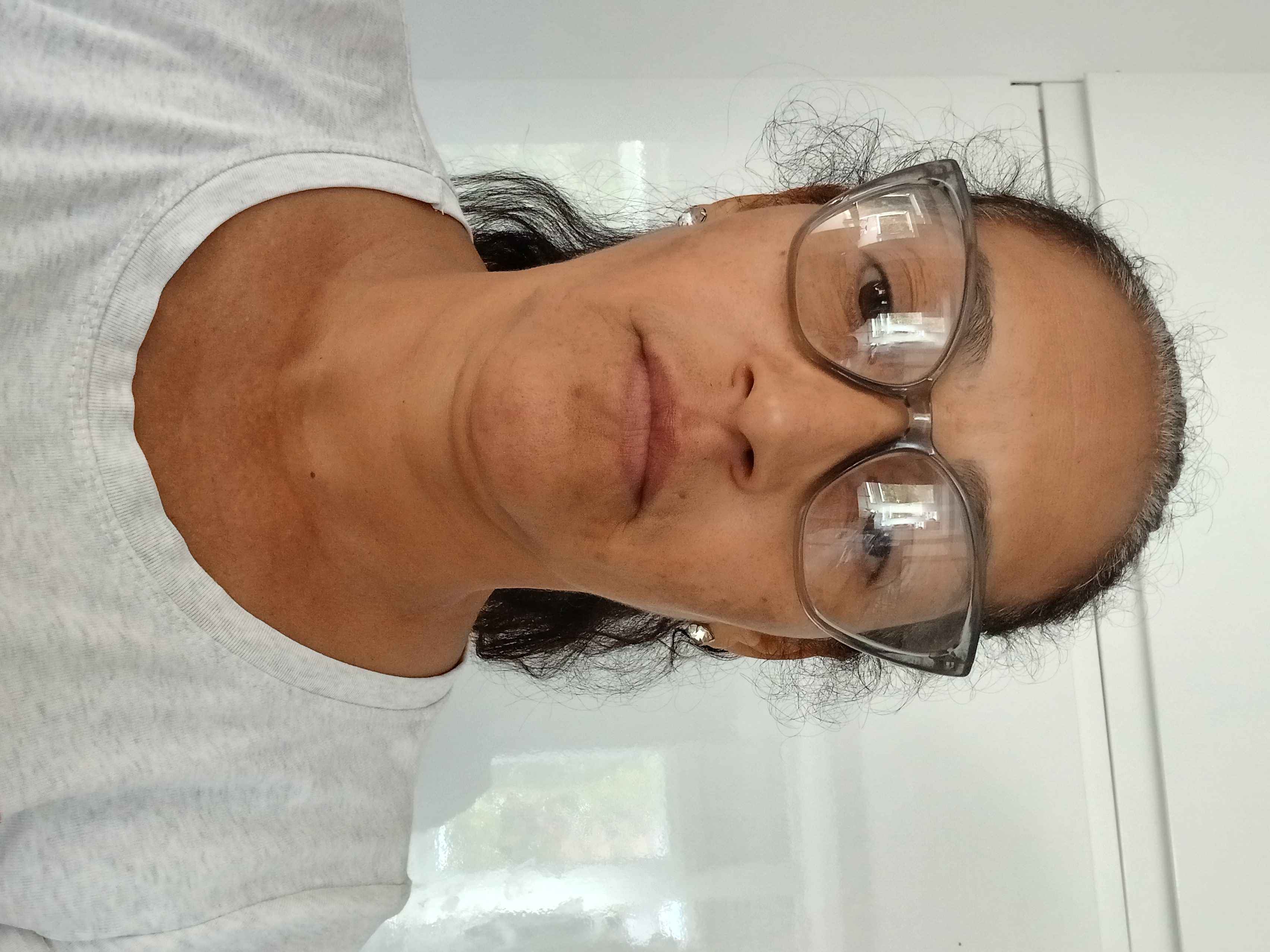 Silvana Gomes - Barreiro - Reinigung von Jalousien