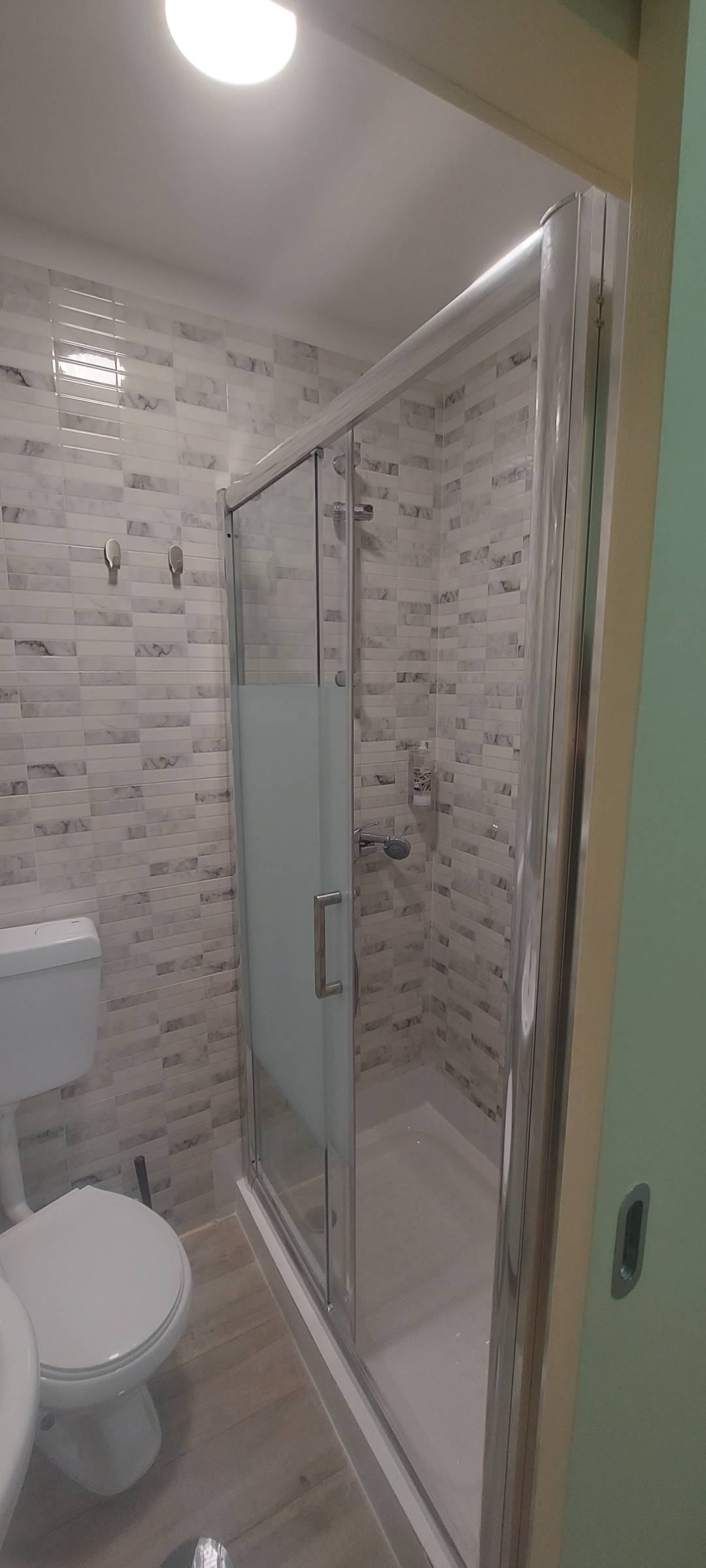 Construções y Remodelações L e F Silva - Felgueiras - Pintura de Portas