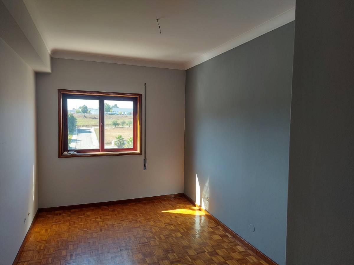 Construções y Remodelações L e F Silva - Felgueiras - Reparação ou Manutenção de Telhado