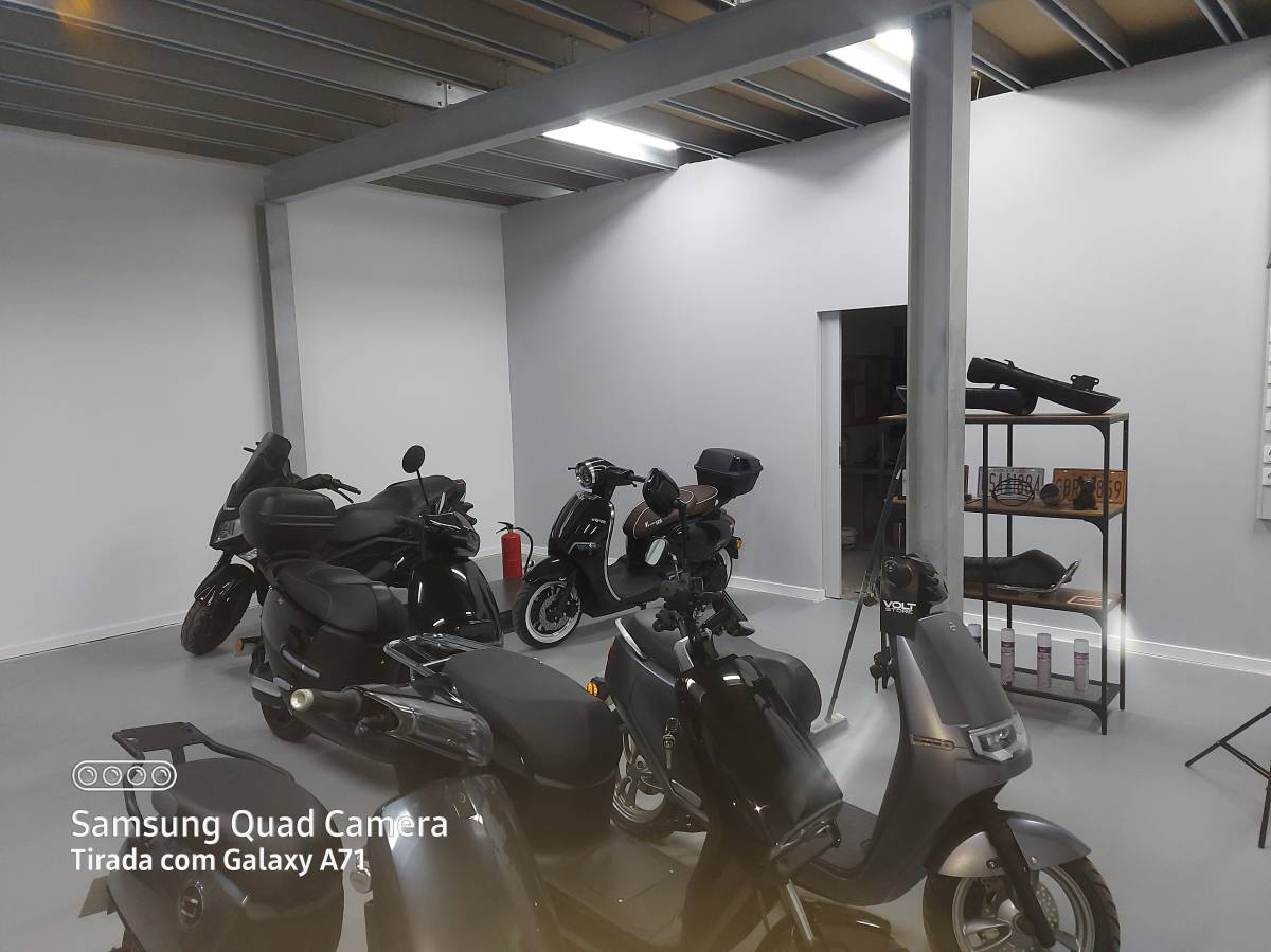 Construções y Remodelações L e F Silva - Felgueiras - Instalação de Pavimento Flutuante