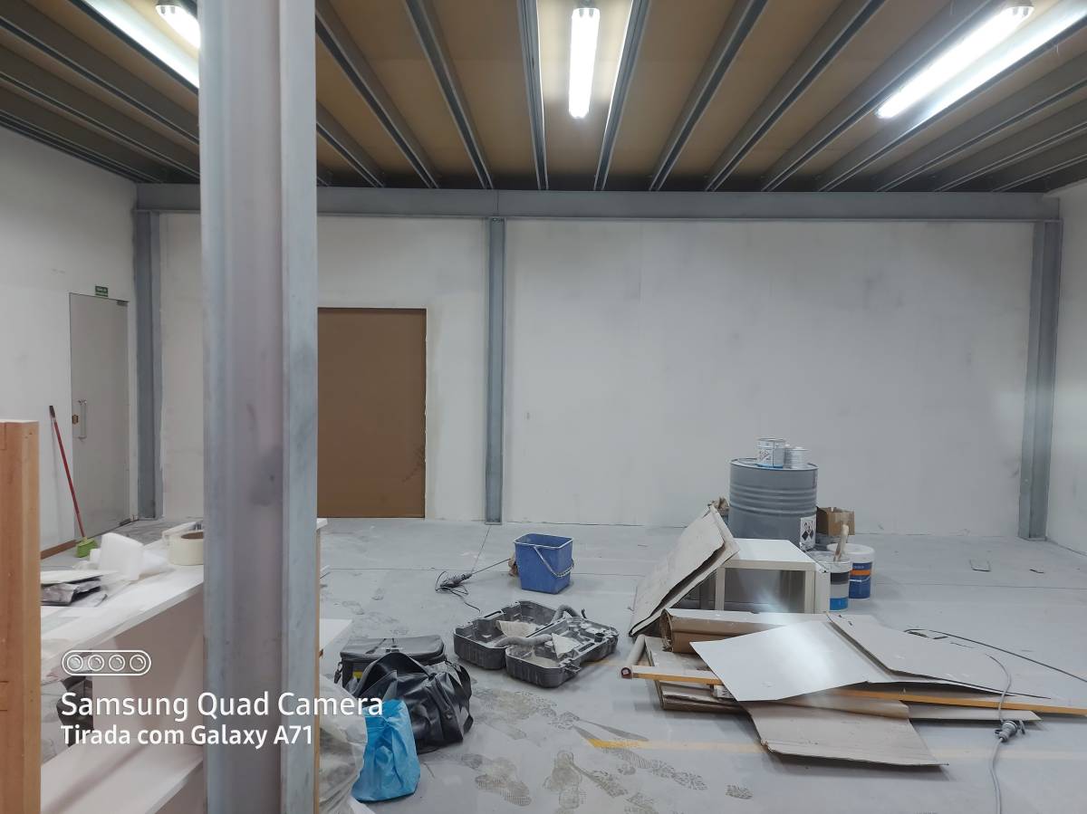 Construções y Remodelações L e F Silva - Felgueiras - Instalação de Portas