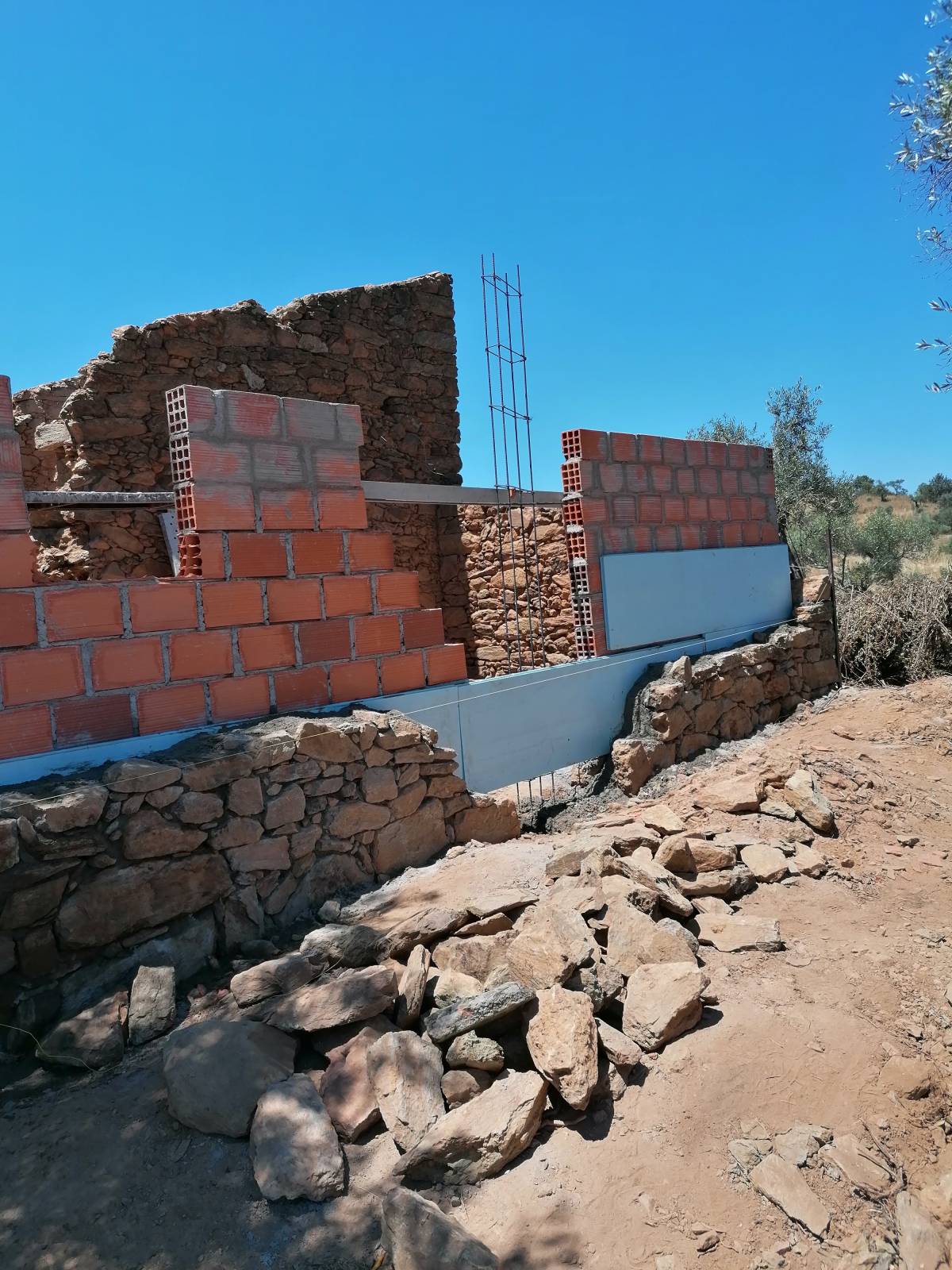 Ezequiel Vitorino - Castelo Branco - Construção de Parede Interior