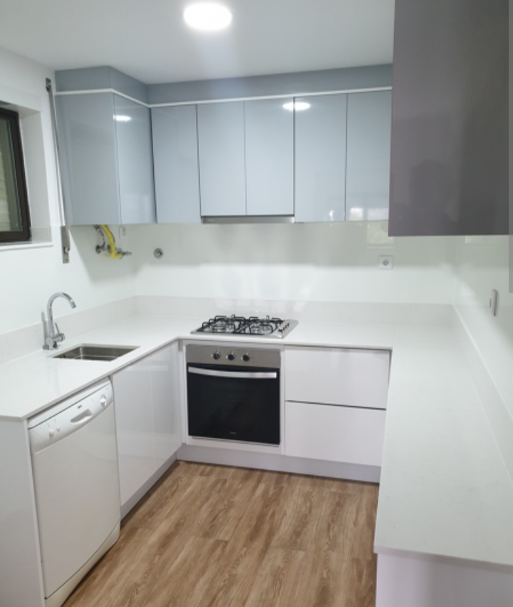 Fabiana B - Braga - Construção de Parede Interior